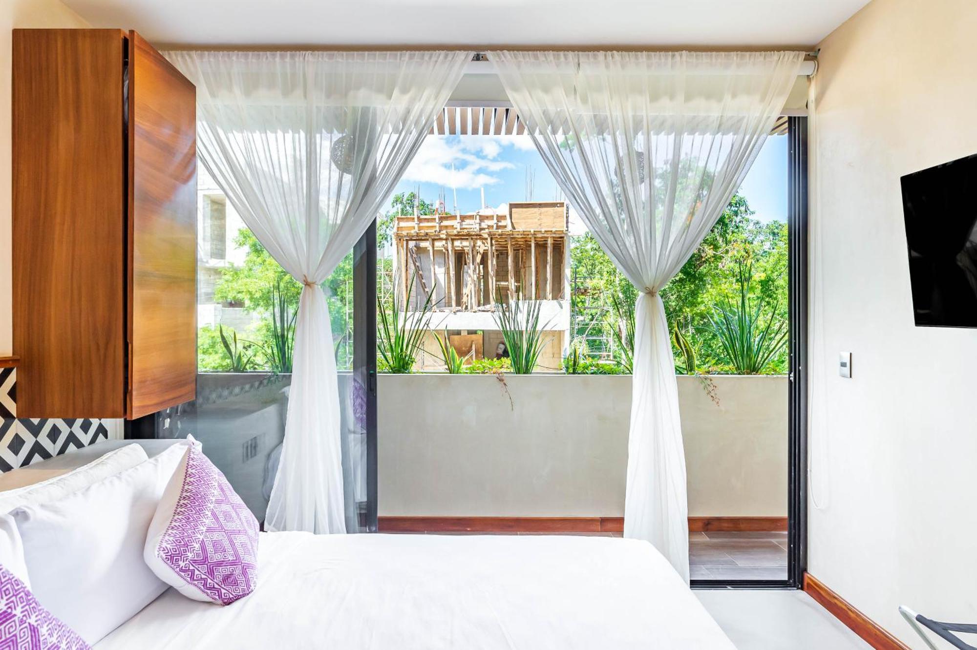 Pre Opening! Solemn Peaceful Luxury Hotel 4*